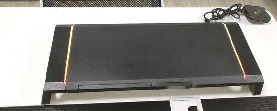 SECC Metallmonitorstand mit USB3.0 Hub / drahtlosem Laden